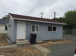 107 W 6th Ave, Toppenish, WA 98948