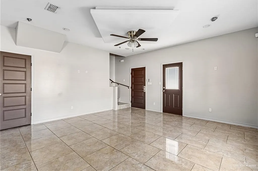 2 bed, 2.5 bath, 1248 sqft, $1,300 — Photo 3