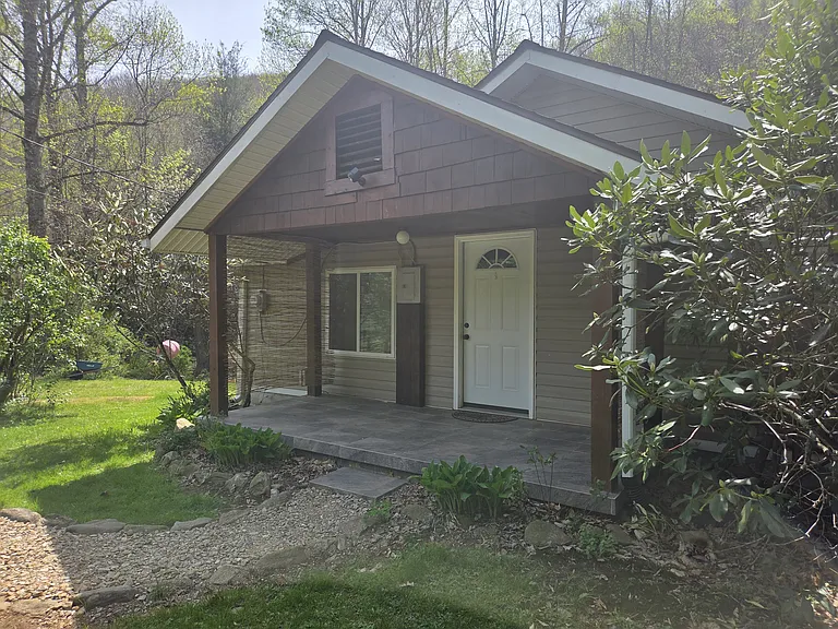 361 Warren Creek Rd — Photo 1
