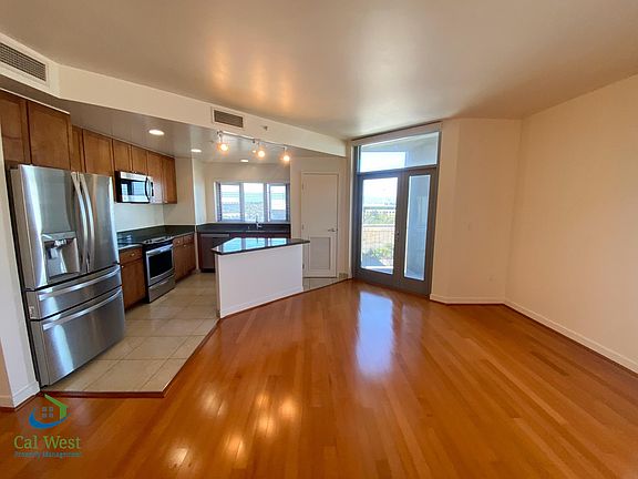 5th image of 175 W Saint James St Unit 906