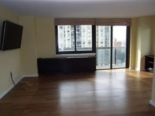 Rented by R New York | media 20