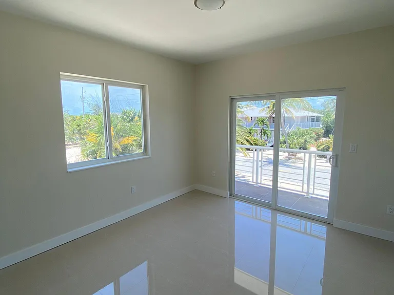106 Jamaica St — Photo 14