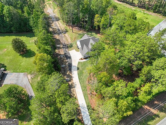 5th image of 2424 Fischer Rd