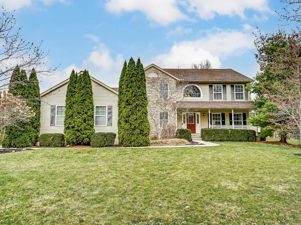 82 E Cuyuga Dr, Powell, OH 43065
