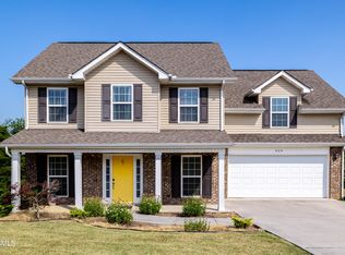 929 Thunder Creek Dr, Maryville, TN 37801