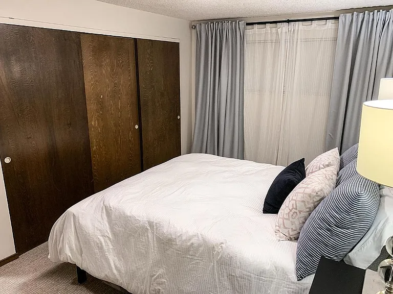 2362 Franklin Ave E #202 — Photo 14