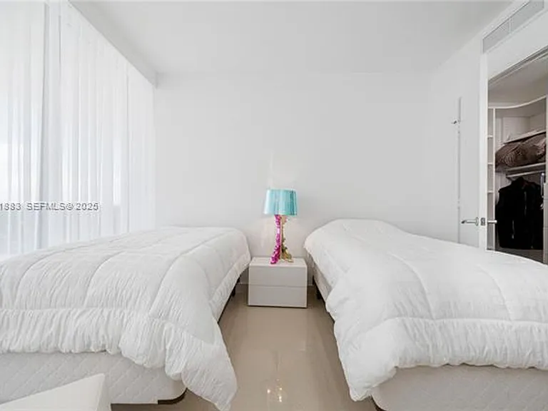 5875 Collins Avenue Cu #1202 — Photo 46