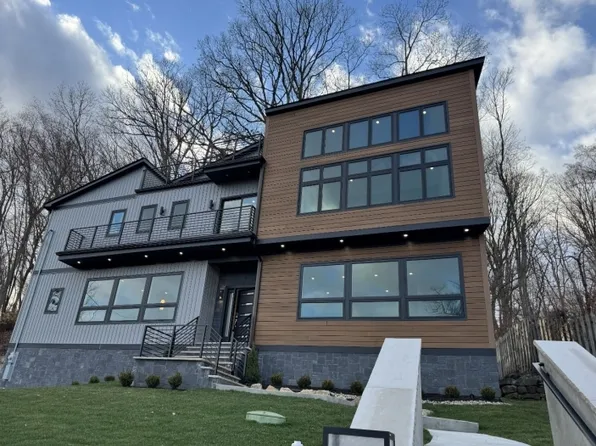 301 Kingsland Rd, Landing, NJ 07850