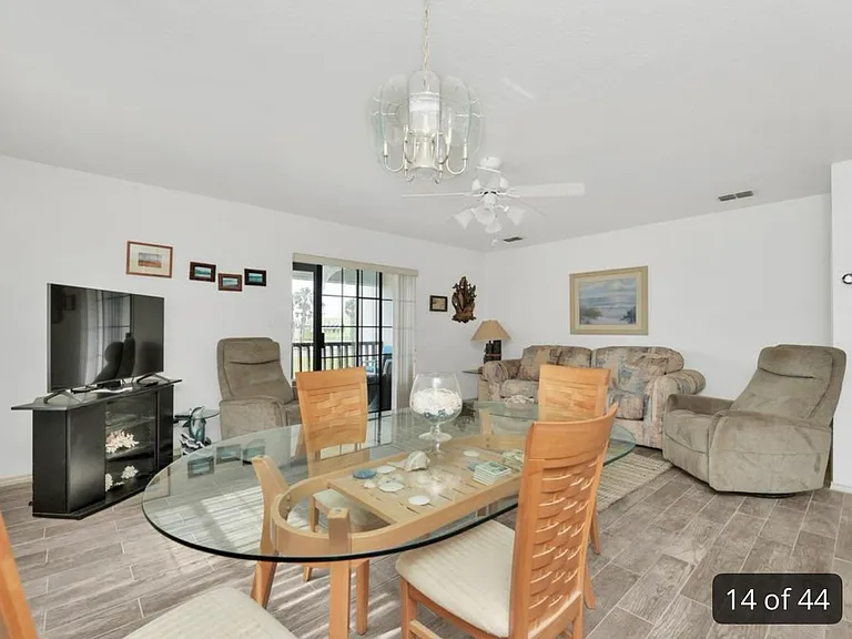 104 W Capricorn Dr #B — Photo 2