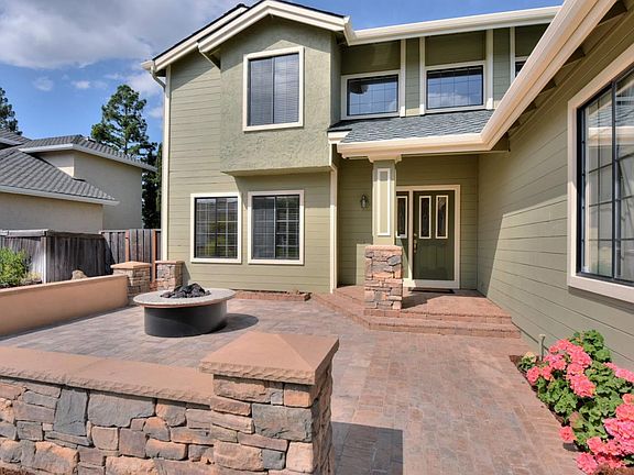 2nd image of 15890 Descansa Ct
