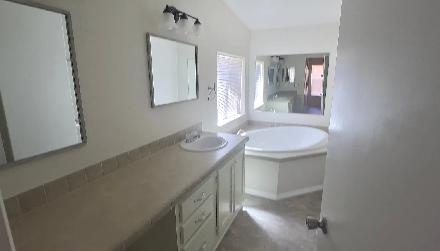 3 bed, $2,450 — Photo 4