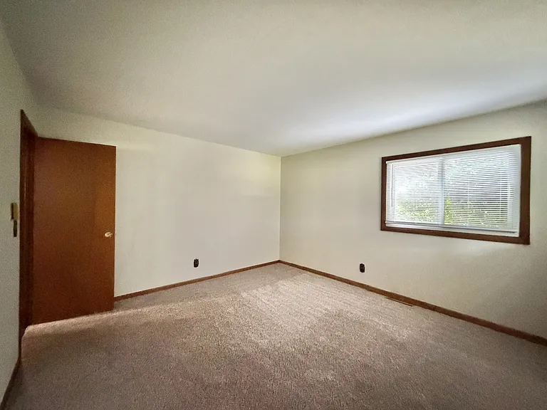 2437 S Country Ln — Photo 5