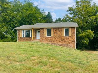 809 Amanda Dr, Clarksville, TN 37042