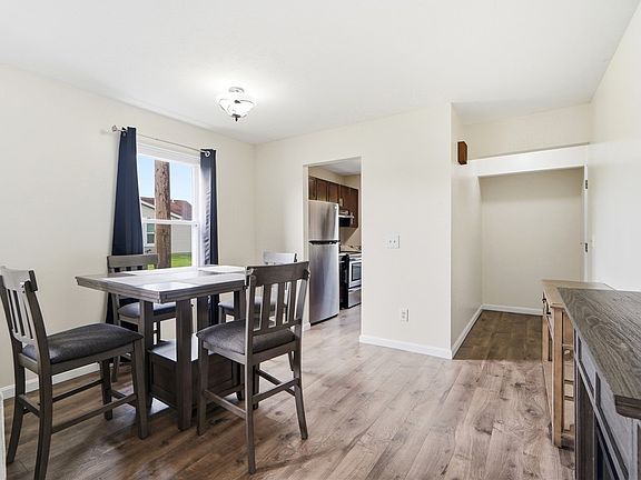 4th image of 2489 Miami Village Dr