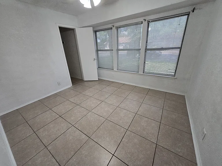 3210 Coral Grove Dr — Photo 15