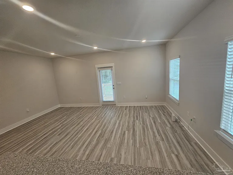 9433 Nature Creek Ln — Photo 11