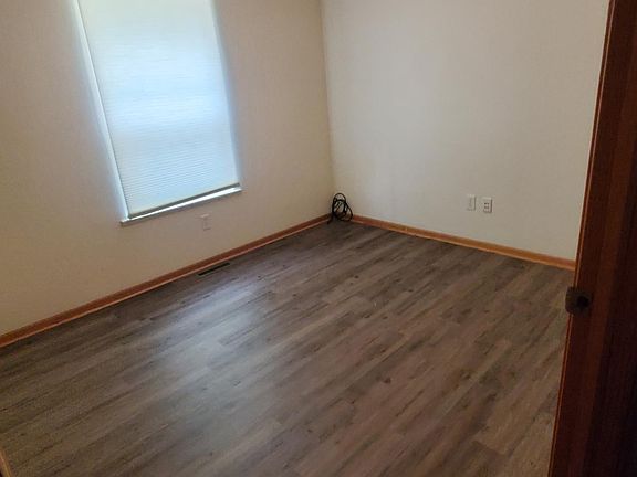 4th image of 4837 Plainfield Ave NE