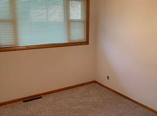 321 N Harlem Ave, Freeport, IL 61032