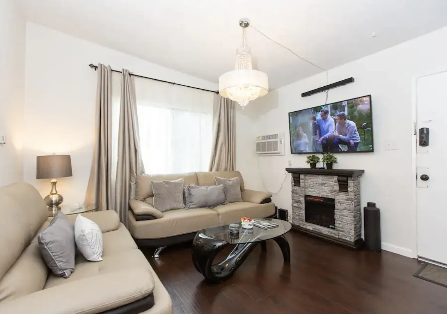 Naughty & Nice WeHo 1bd/1ba — Photo 1