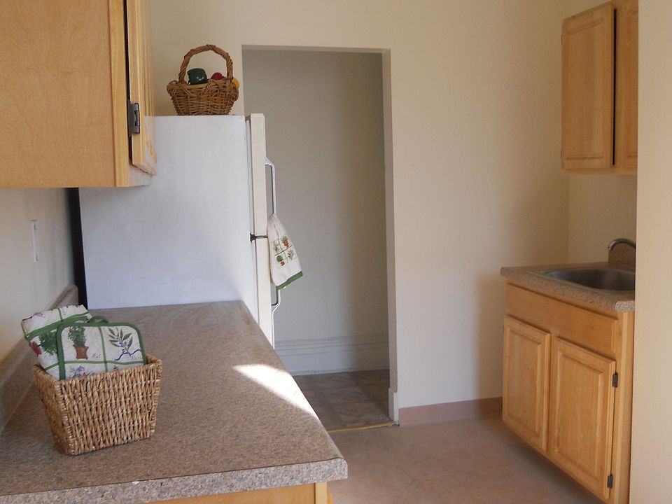 1st image of 79 Hamilton Pl APT 2