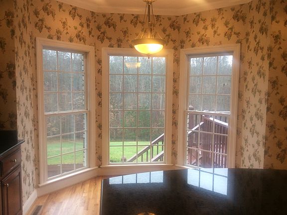 4th image of 158 Beaverbrook Ct