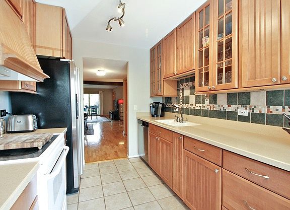 4th image of 1723 Northfield Sq