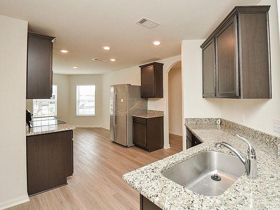 4th image of 2037 Mule Ridge Dr