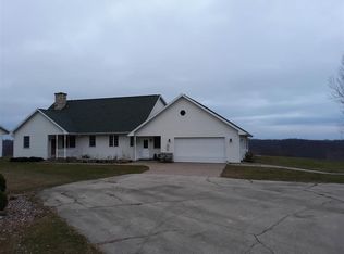 33426 Klema Rd, Prairie Du Chien, WI 53821
