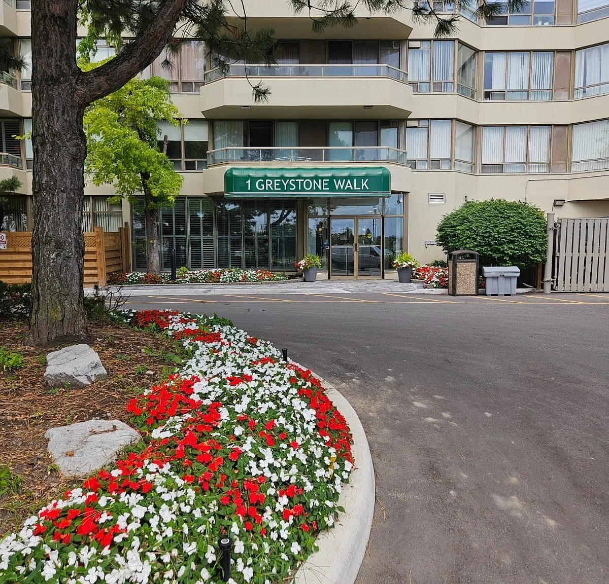 3 bed, $2,800 — Photo 2