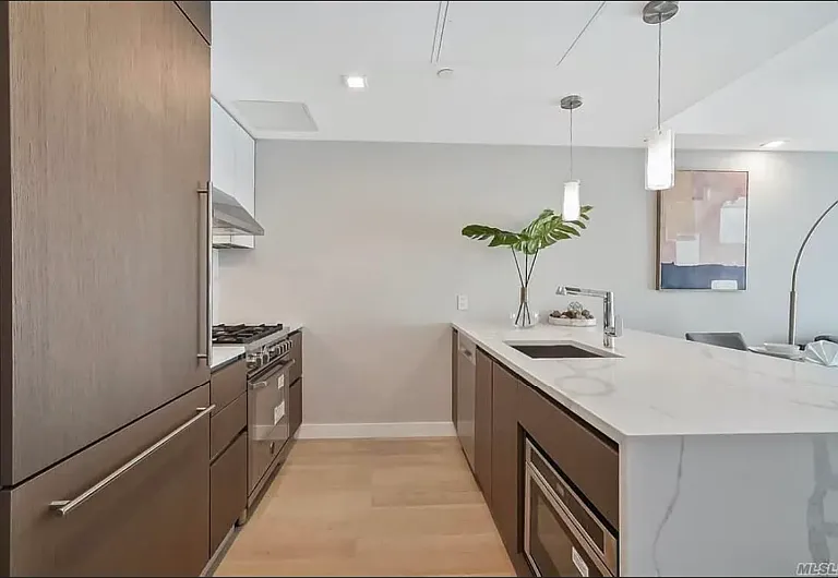 33-66 Farrington St #10C — Photo 4