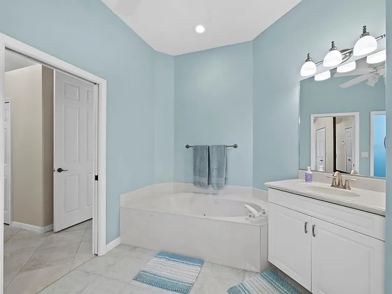 Butlers Crest Dr — Photo 31
