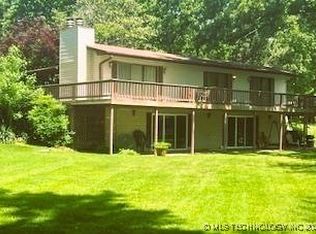 1417 Leisure Rd, Grove, OK 74344