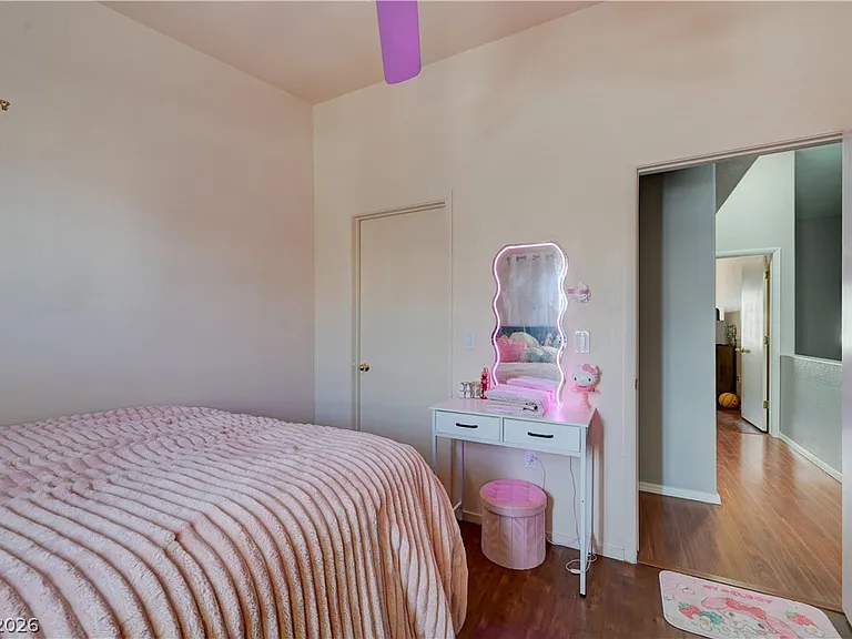 2050 Los Feliz St #183 — Photo 48