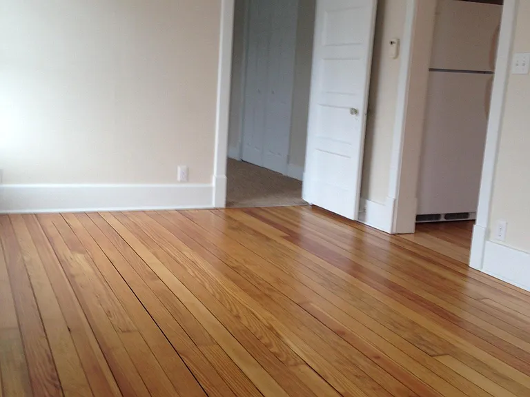 810 Broad St #3 — Photo 2
