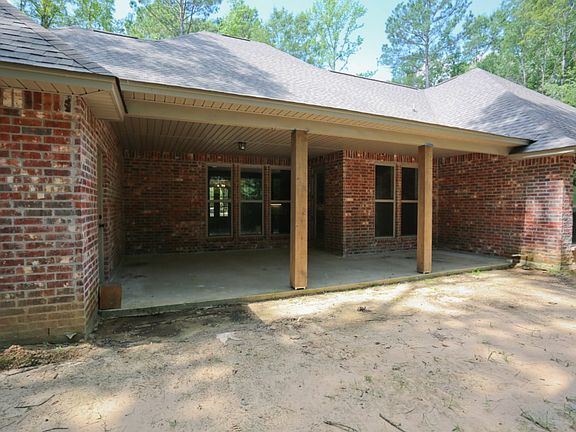 3rd image of 279 Fleur De Lis Dr
