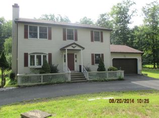 218 Aspen Trl, Henryville, PA 18332