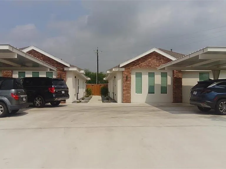 5912 Sandpiper Ave #3 — Photo 2