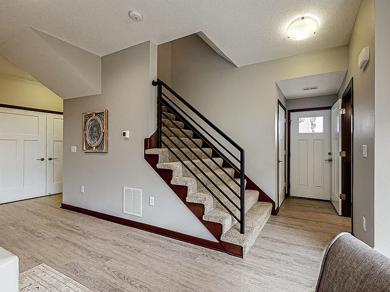 1049 NW Victoria Ln — Photo 7