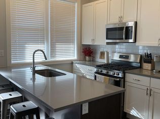 1155 W Wrightwood Ave APT 3R, Chicago, IL 60614