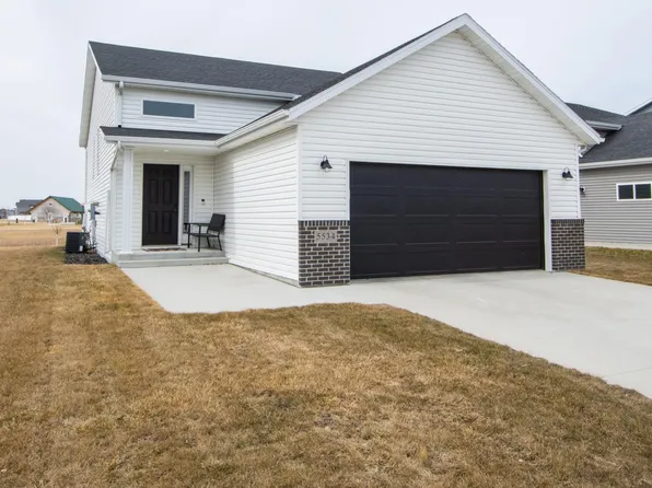 5534 8th St W, West Fargo, ND 58078
