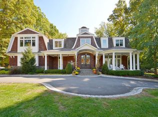 28 Yeoman Dr, Upper Saddle River, NJ 07458