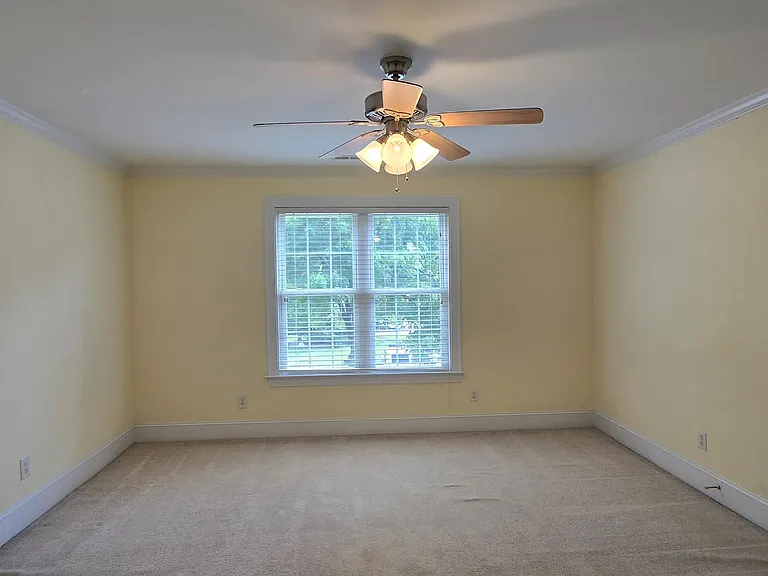 4208 Leicester Ct — Photo 32