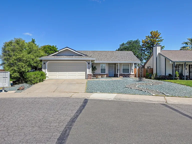 7337 Little Acorn Way — Photo 1