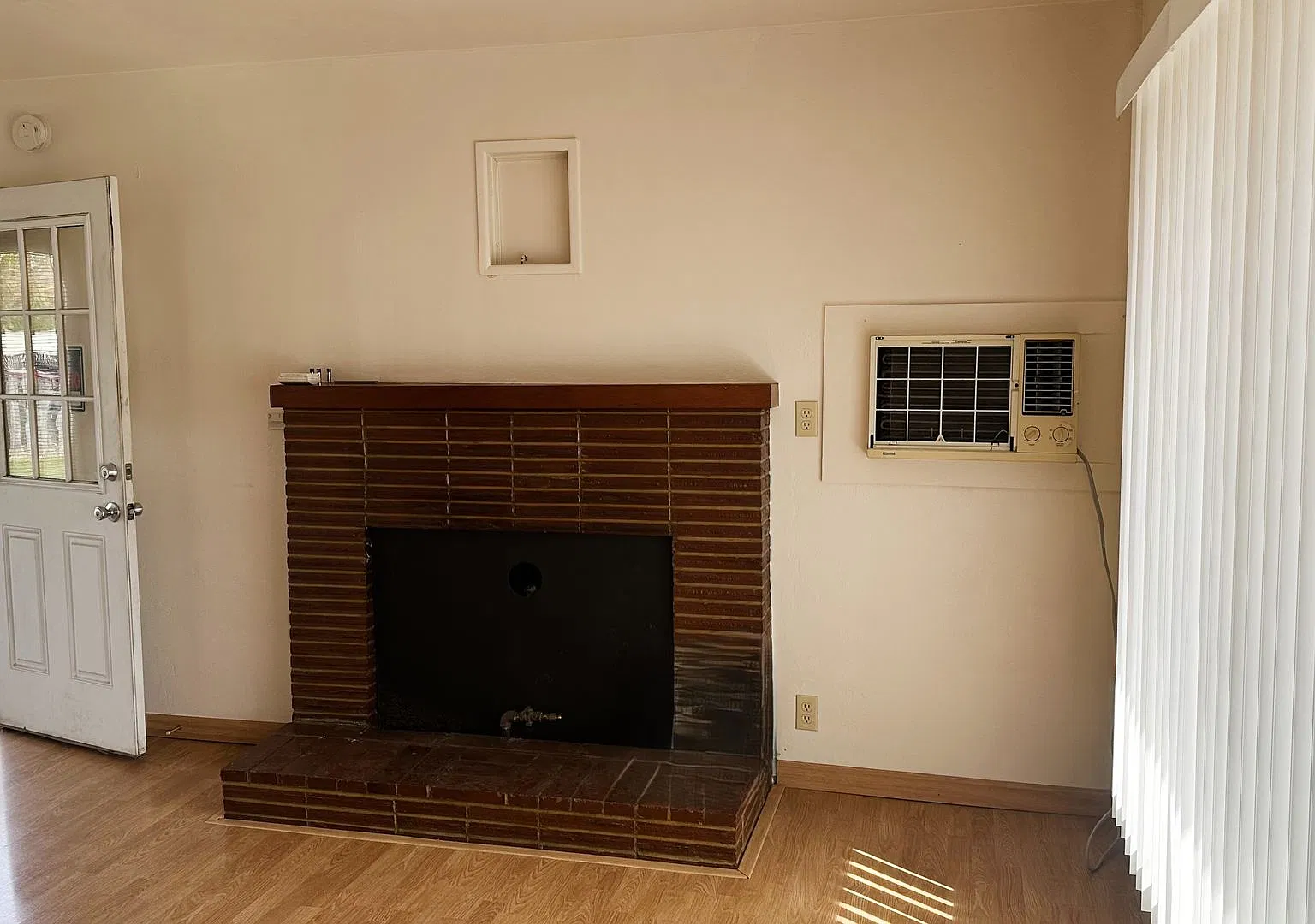 2 Bedroom 1 Bath House in Green — Photo 4