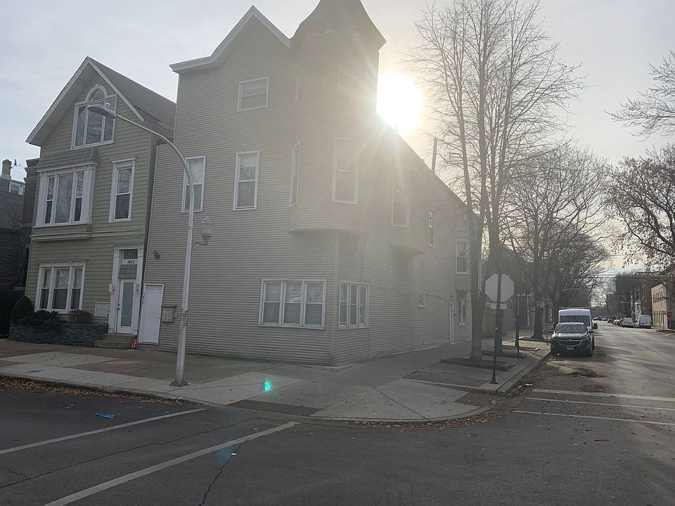 1st image of 3315 N Greenview Ave #1S