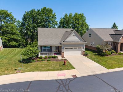 1086 Paddock Dr, South Lyon, MI, 48178
