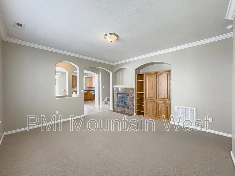 948 Chelsea Ln — Photo 10