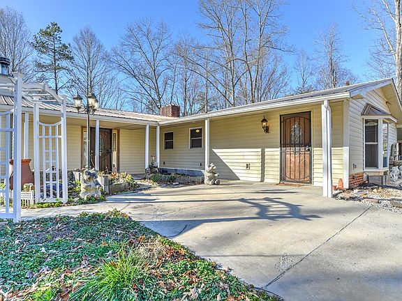 3rd image of 54 Forsythe Ln