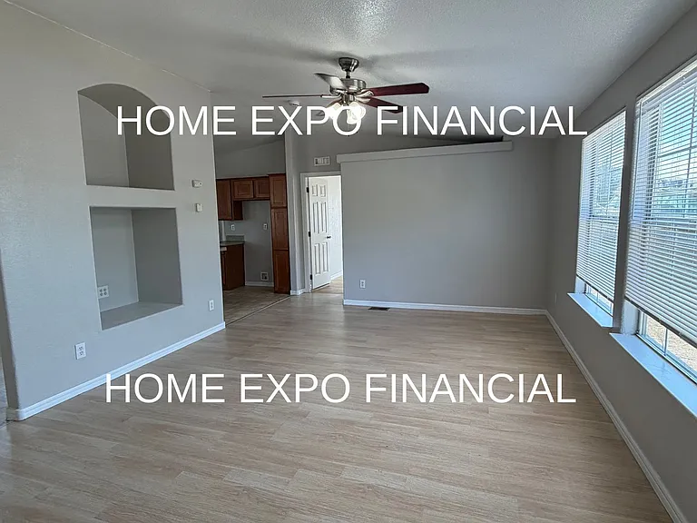 26590 Franklin Ave — Photo 3