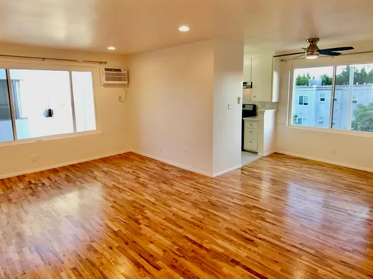 8707 Pickford St #10 — Photo 9